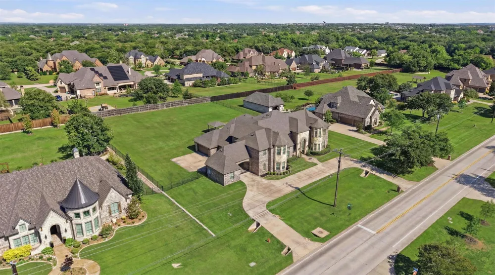 715 Simmons Road Double Oak, TX 75077