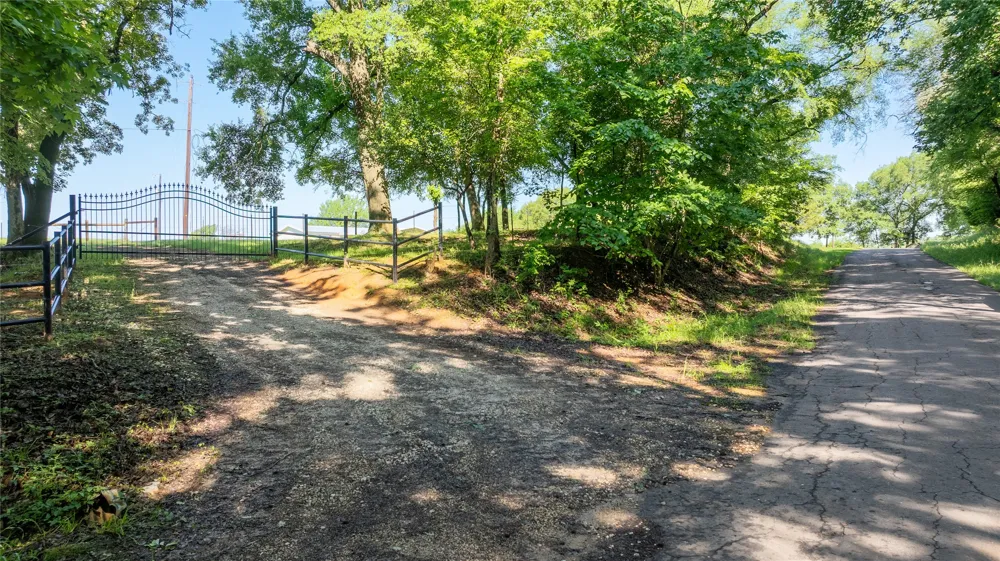 2455 An County Road 453 Palestine, TX 75803