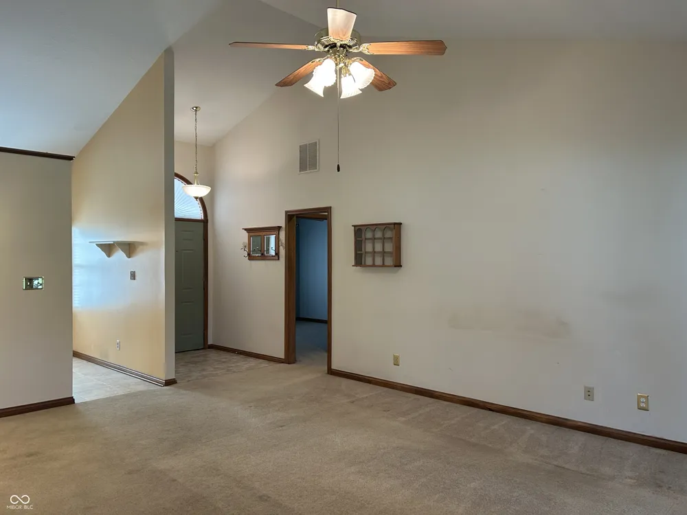 4964 W Cedar Cove Drive New Palestine, IN 46163