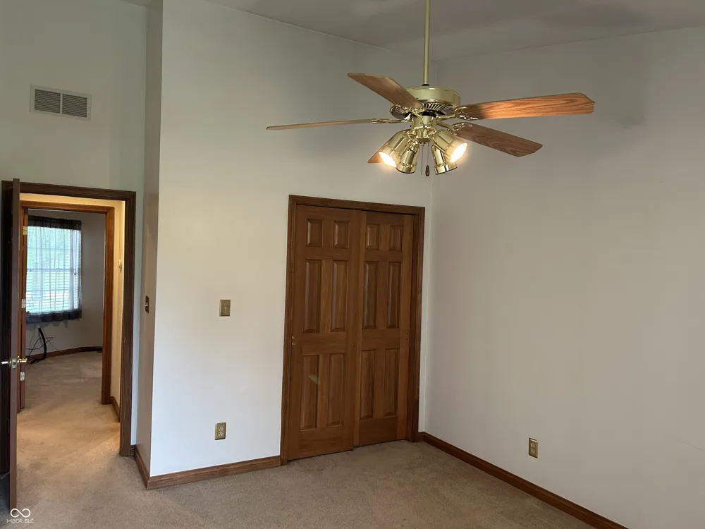 4964 W Cedar Cove Drive New Palestine, IN 46163