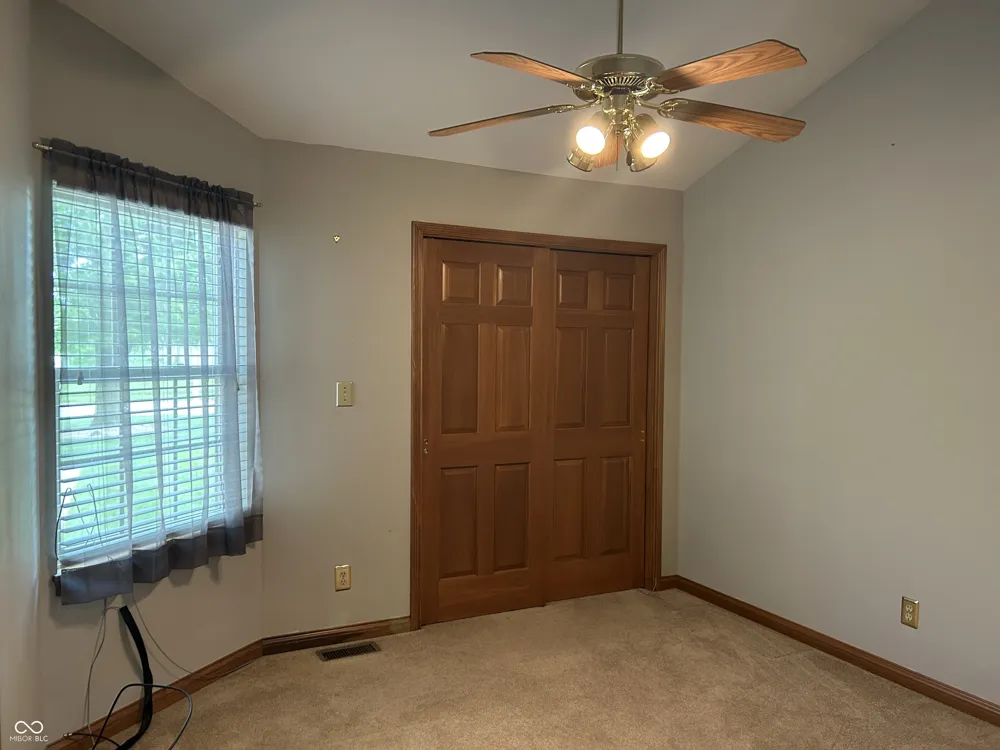 4964 W Cedar Cove Drive New Palestine, IN 46163