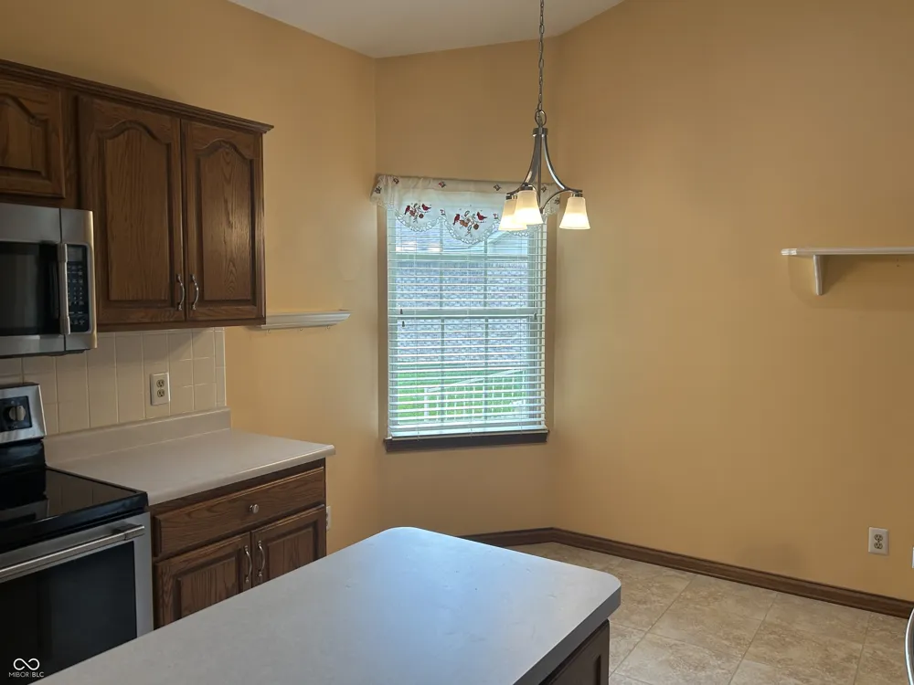 4964 W Cedar Cove Drive New Palestine, IN 46163