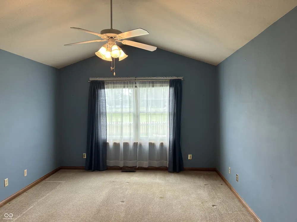 4964 W Cedar Cove Drive New Palestine, IN 46163