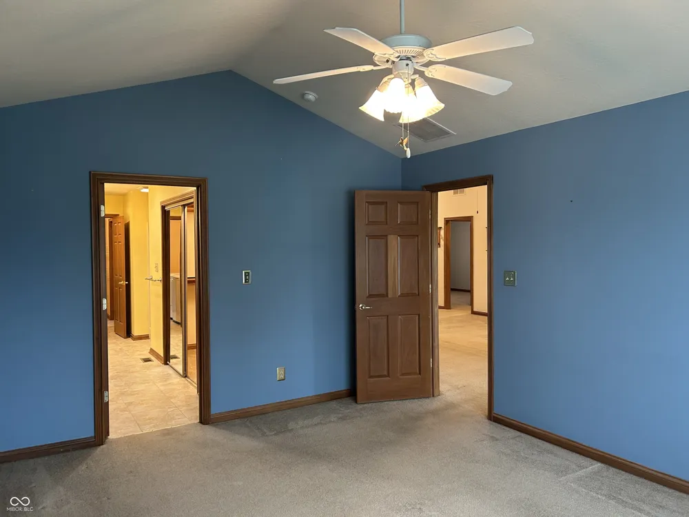 4964 W Cedar Cove Drive New Palestine, IN 46163