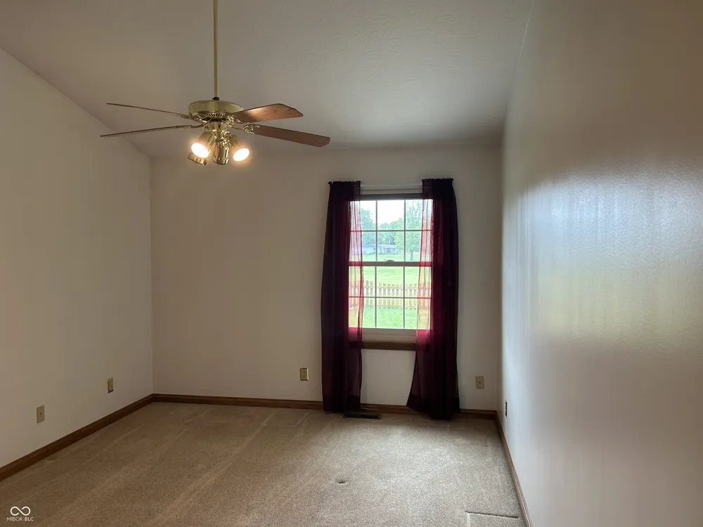 4964 W Cedar Cove Drive New Palestine, IN 46163