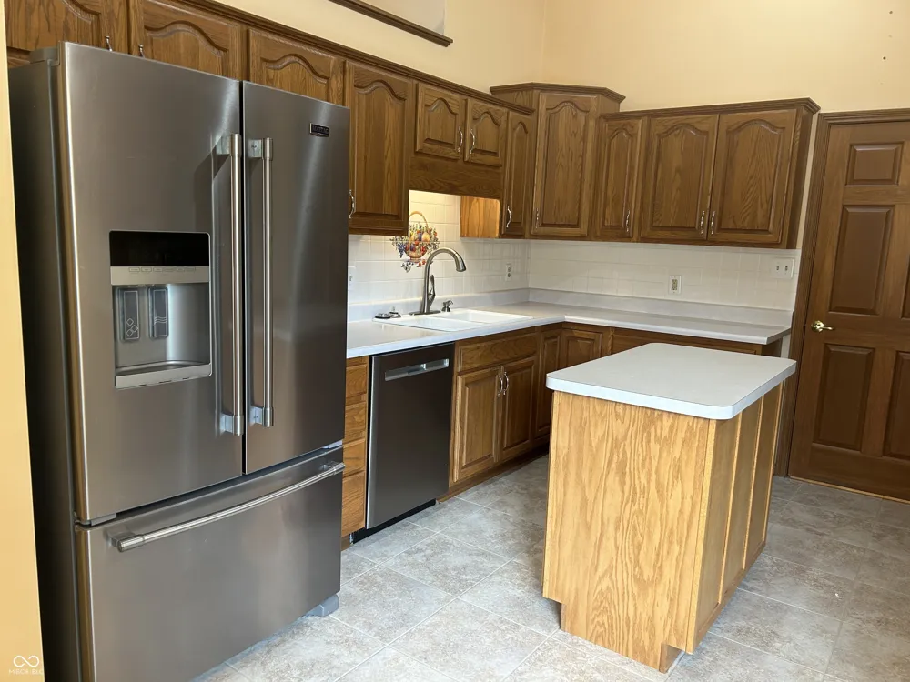 4964 W Cedar Cove Drive New Palestine, IN 46163