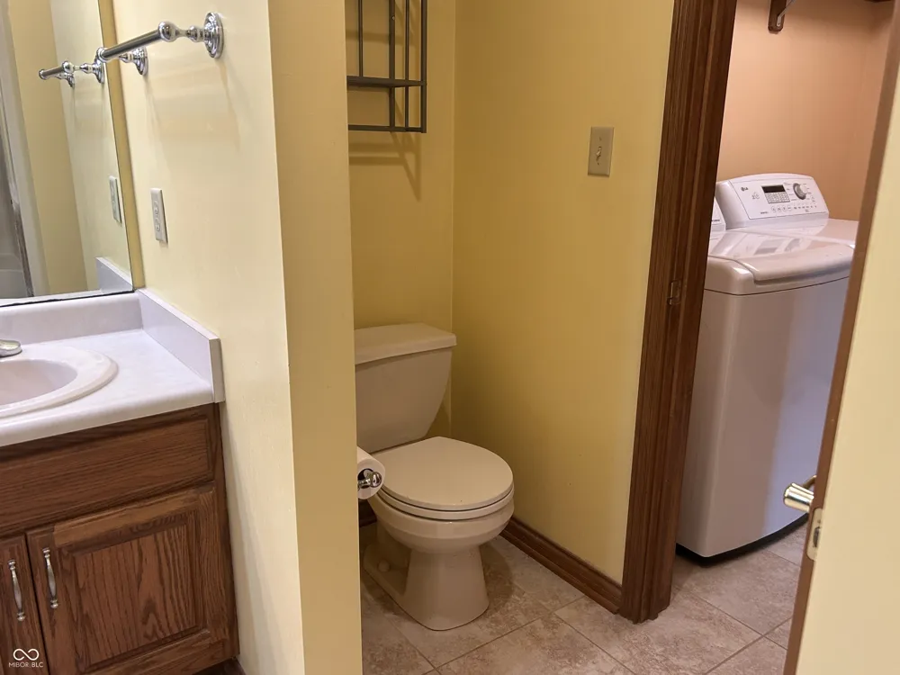 4964 W Cedar Cove Drive New Palestine, IN 46163