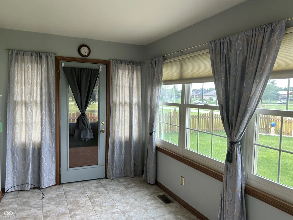 4964 W Cedar Cove Drive New Palestine, IN 46163