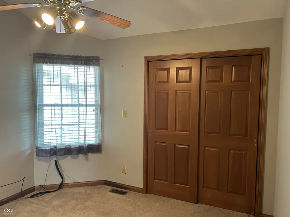 4964 W Cedar Cove Drive New Palestine, IN 46163
