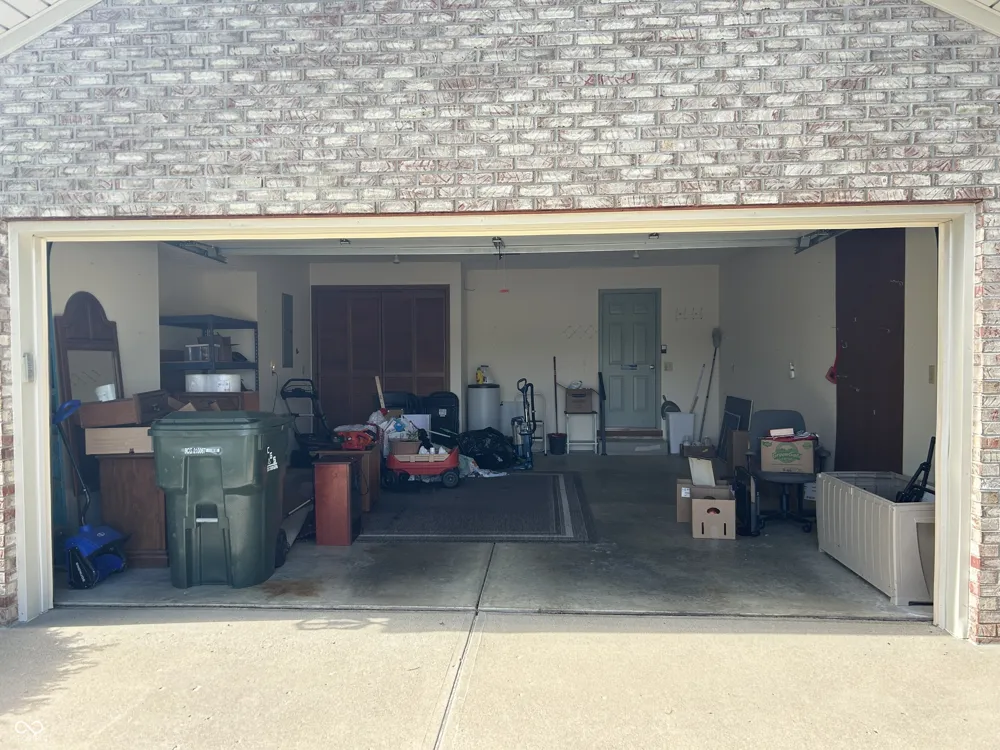 4964 W Cedar Cove Drive New Palestine, IN 46163