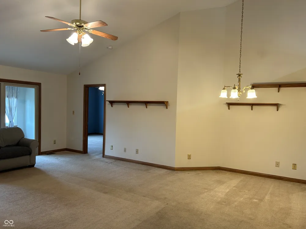 4964 W Cedar Cove Drive New Palestine, IN 46163