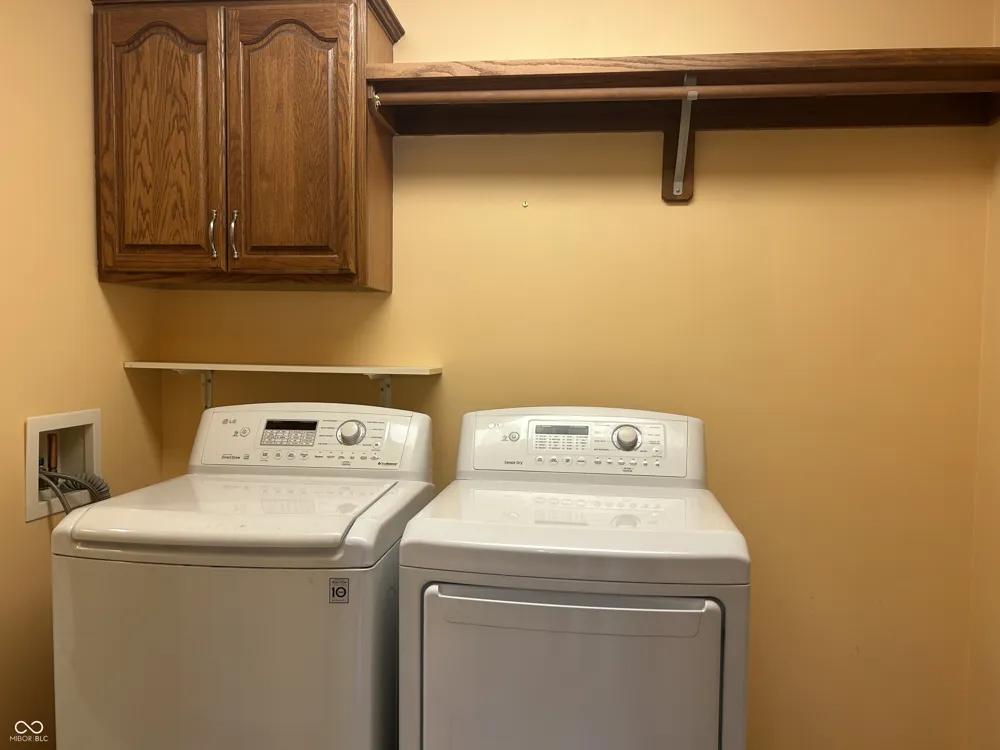 4964 W Cedar Cove Drive New Palestine, IN 46163