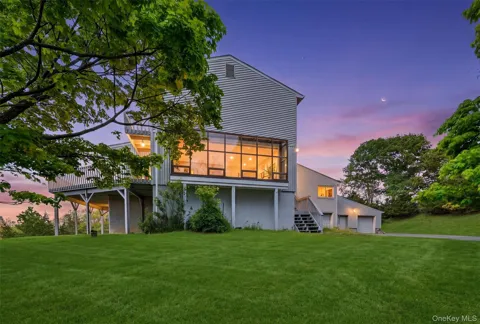 15 Deer Pond Drive