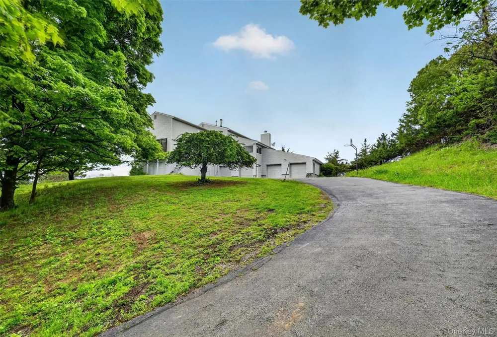 15 Deer Pond Drive Warwick, NY 10990