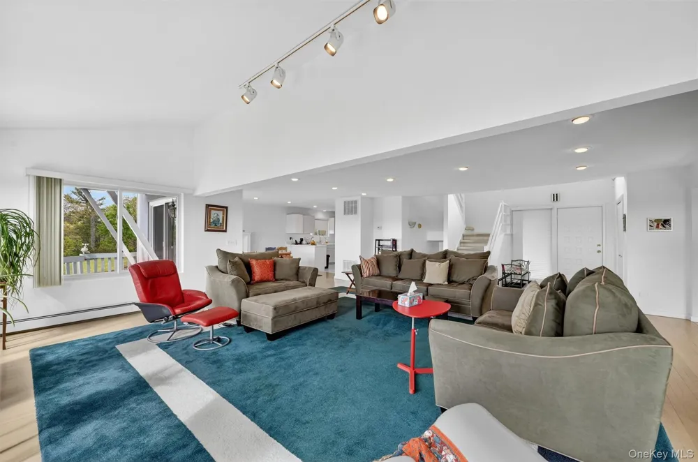 15 Deer Pond Drive Warwick, NY 10990