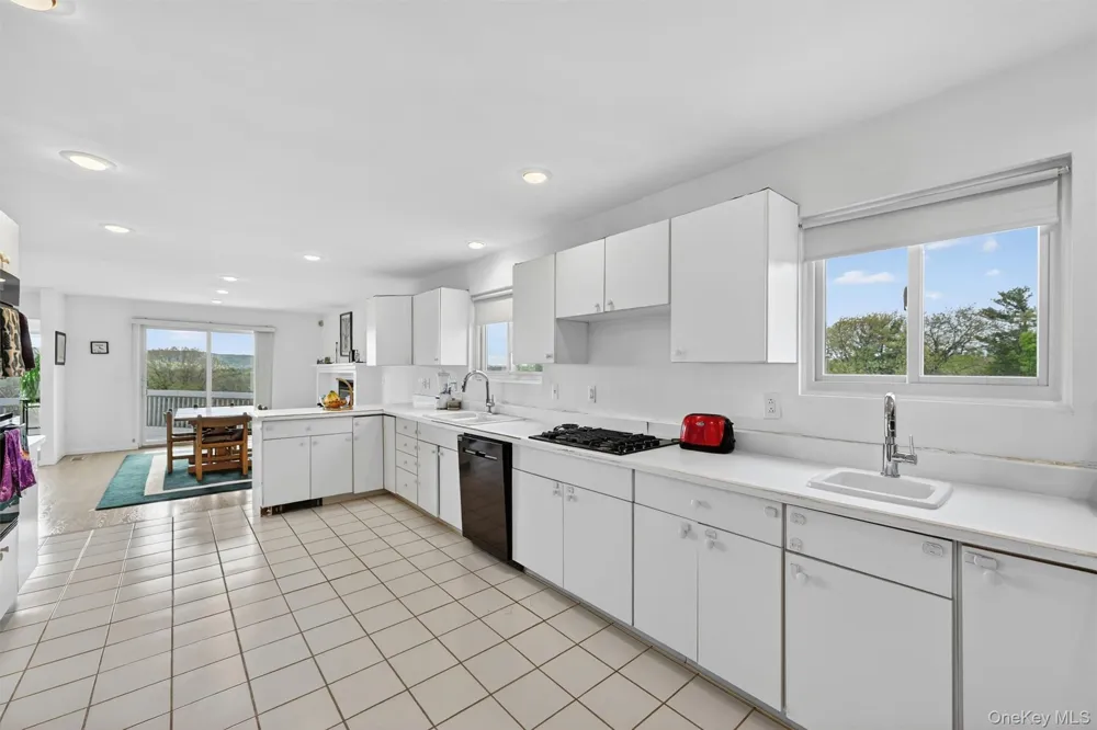 15 Deer Pond Drive Warwick, NY 10990