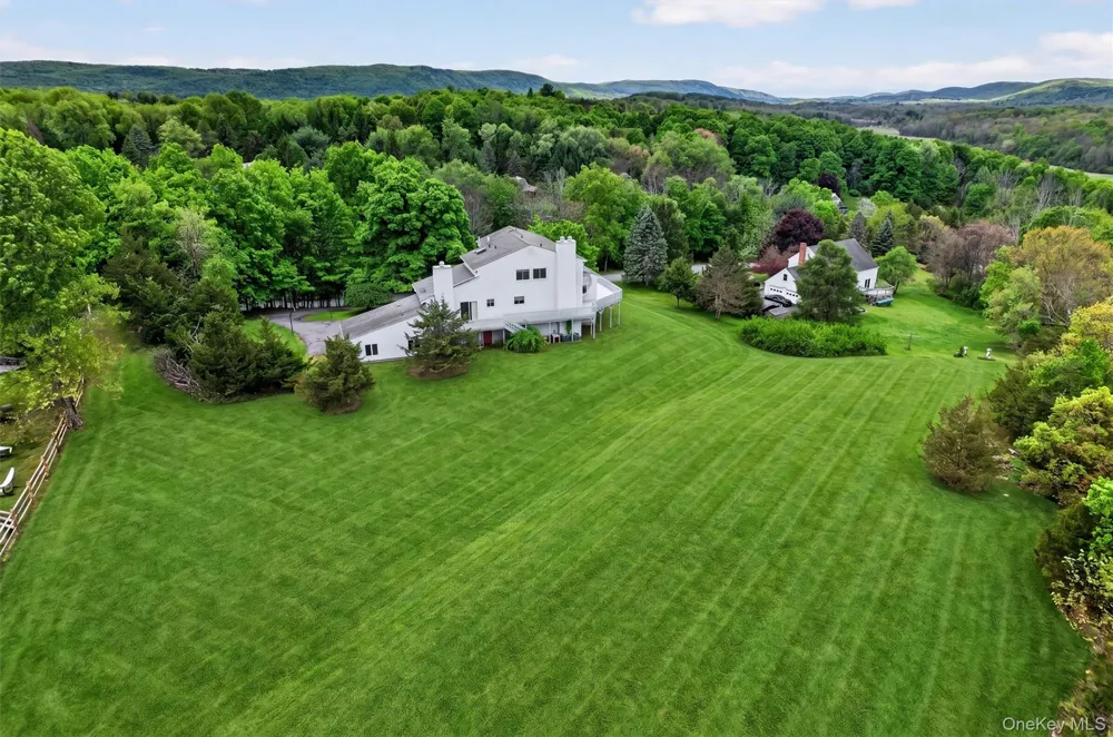 15 Deer Pond Drive Warwick, NY 10990