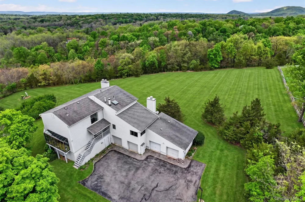 15 Deer Pond Drive Warwick, NY 10990