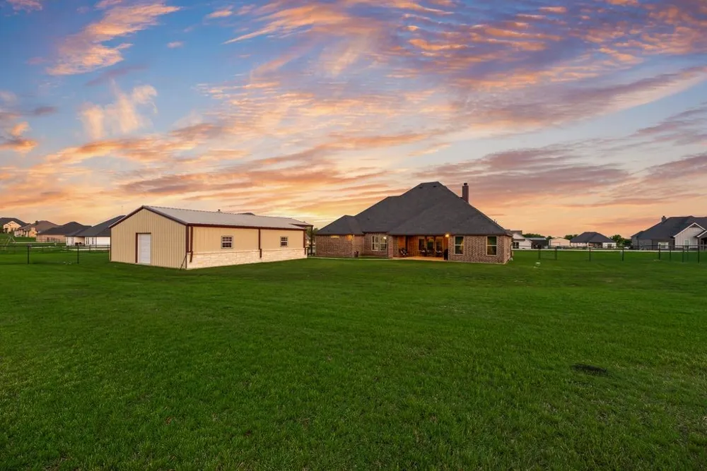 252 Agua Linda Drive Godley, TX 76044