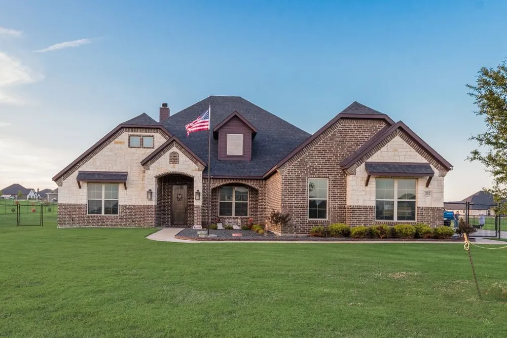 252 Agua Linda Drive Godley, TX 76044