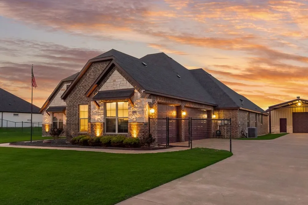 252 Agua Linda Drive Godley, TX 76044