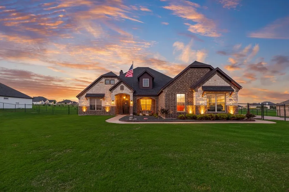 252 Agua Linda Drive Godley, TX 76044