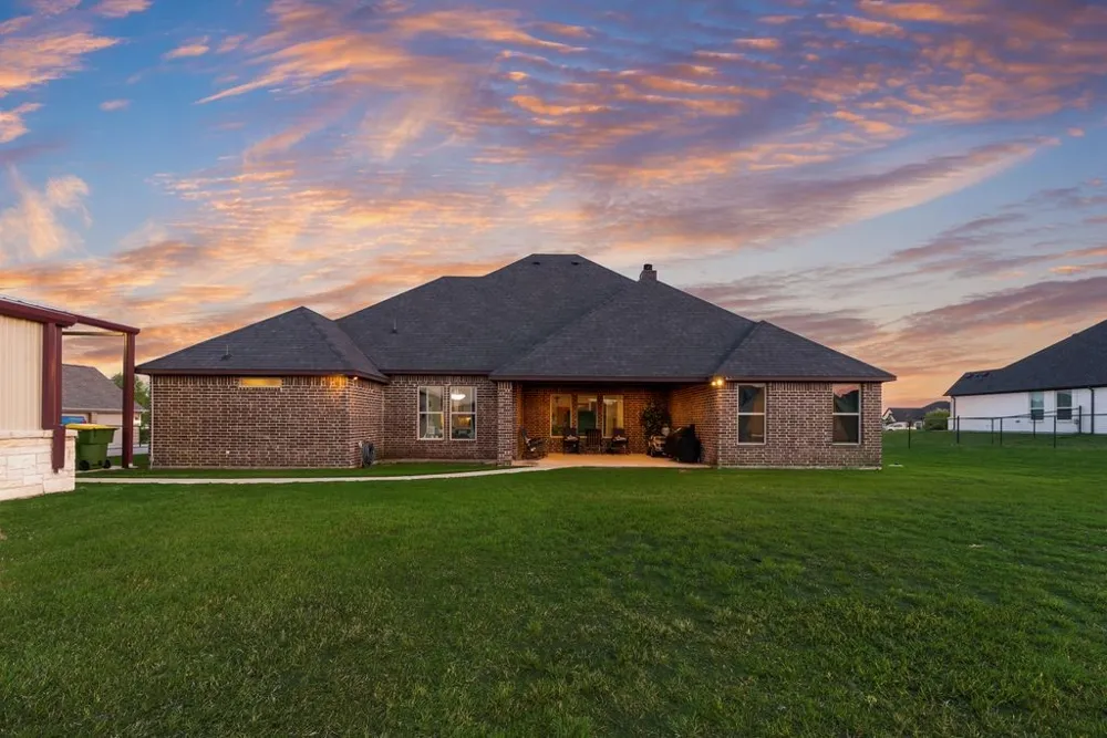 252 Agua Linda Drive Godley, TX 76044