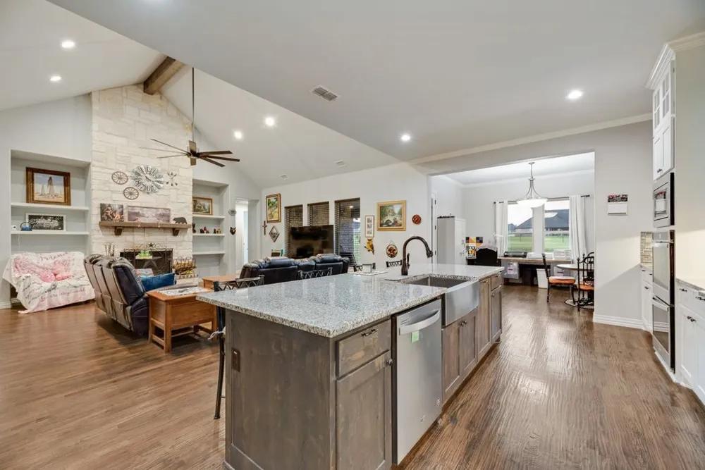 252 Agua Linda Drive Godley, TX 76044