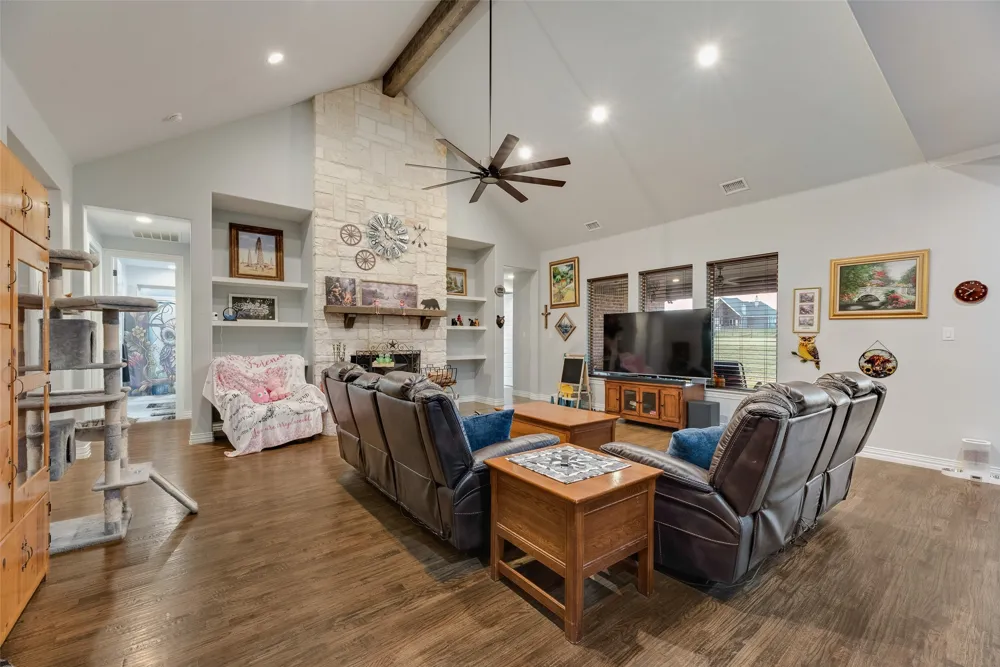 252 Agua Linda Drive Godley, TX 76044