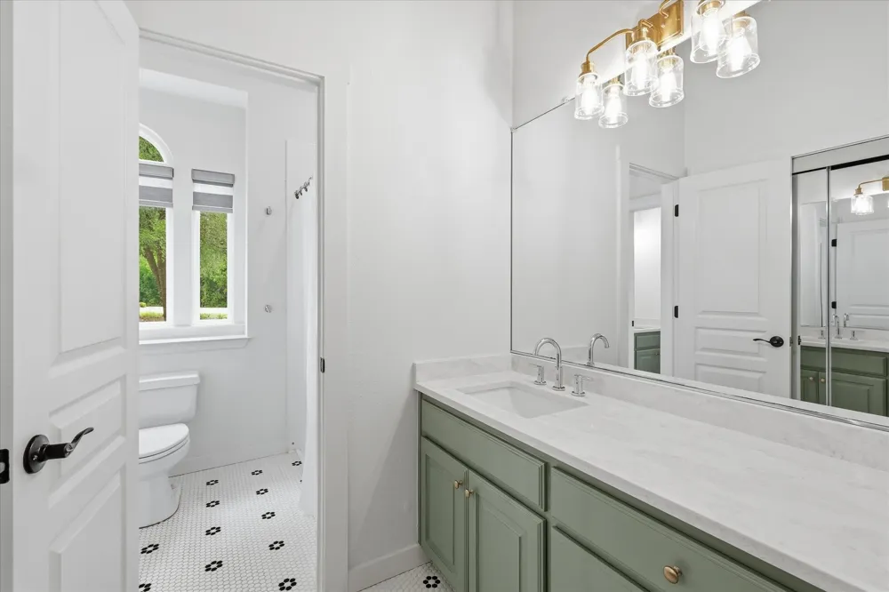 101 W Oak Shores Drive Cross Roads, TX 76227
