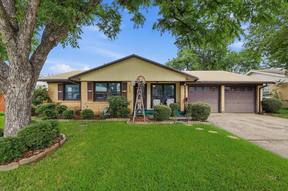 13649 Birchlawn Drive Farmers Branch, TX 75234