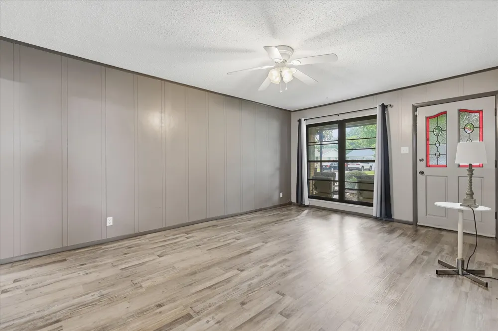 13649 Birchlawn Drive Farmers Branch, TX 75234