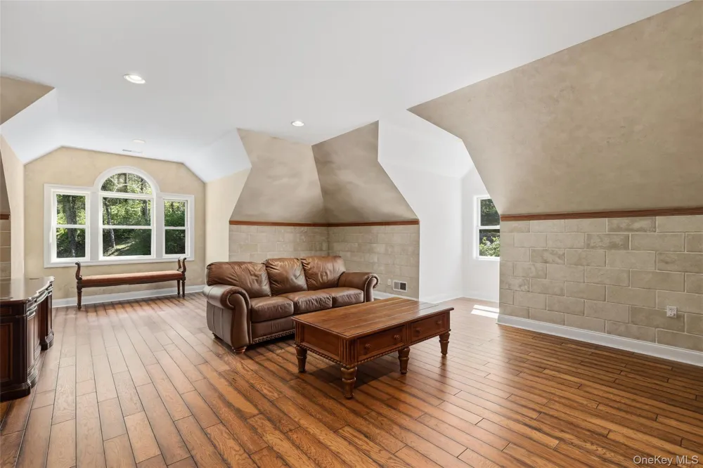 10 Hopes Farm Lane Bedford, NY 10506