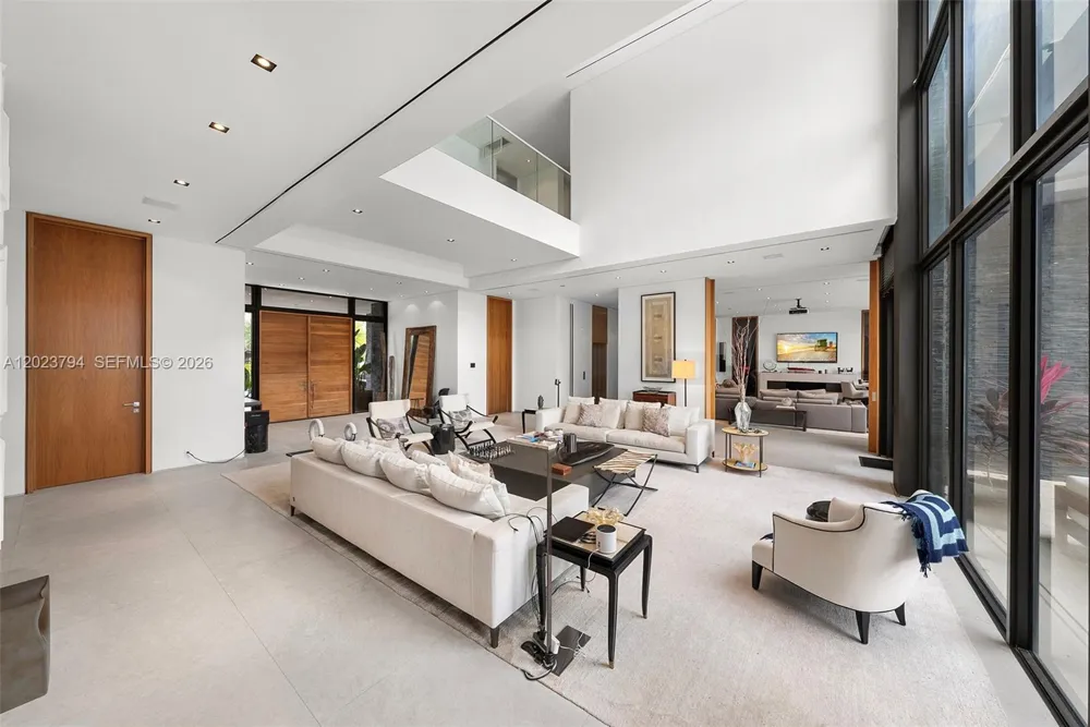 385 Centre Is Golden Beach, FL 33160