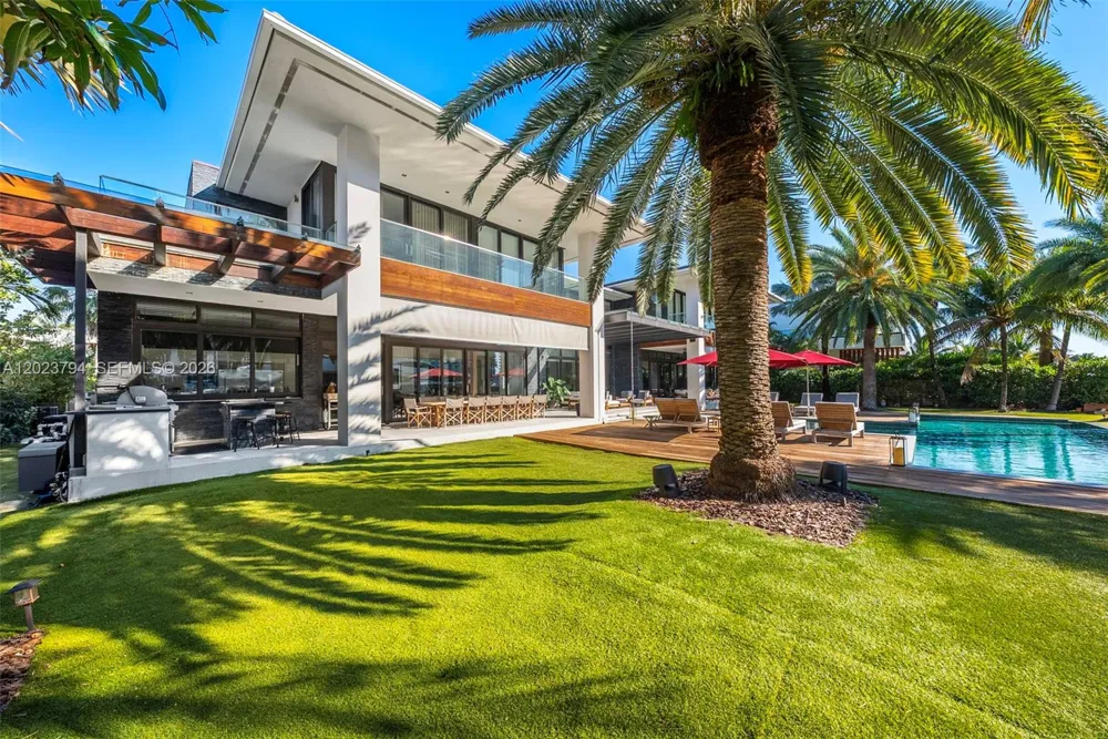 385 Centre Is Golden Beach, FL 33160