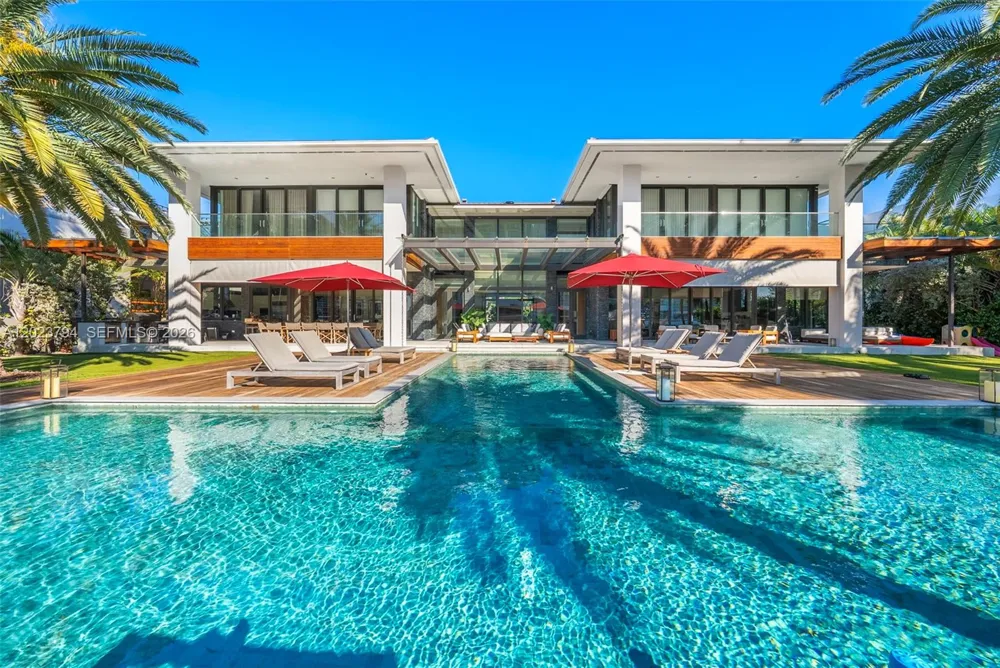 385 Centre Is Golden Beach, FL 33160