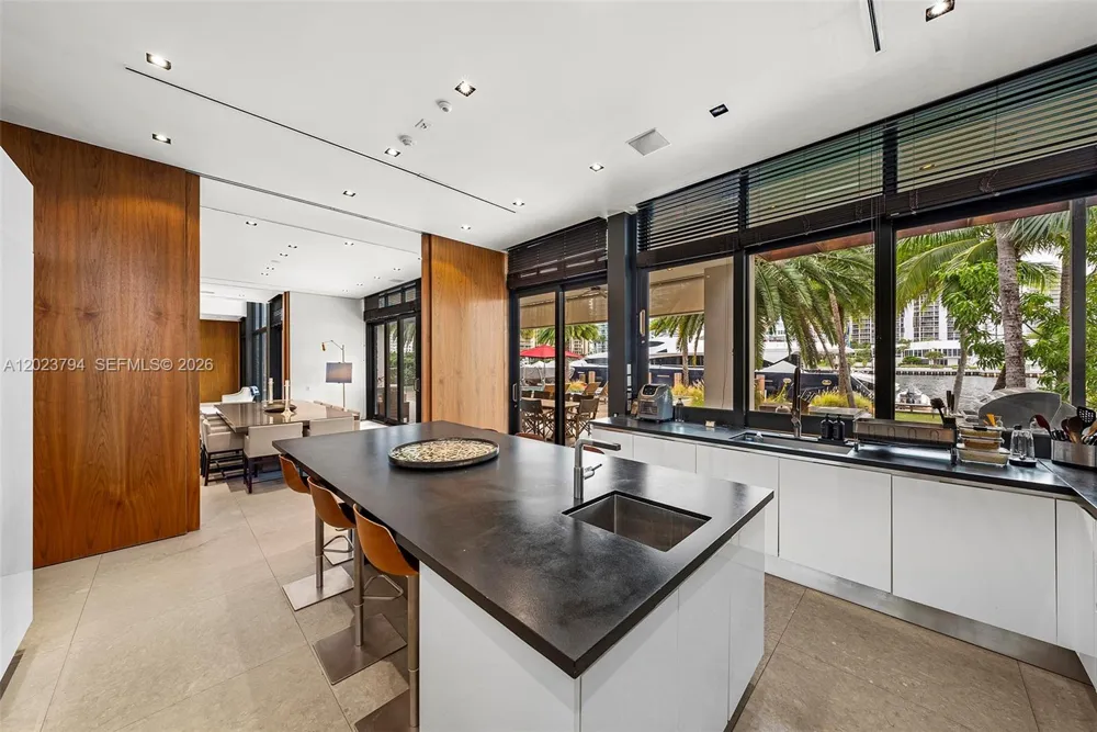 385 Centre Is Golden Beach, FL 33160
