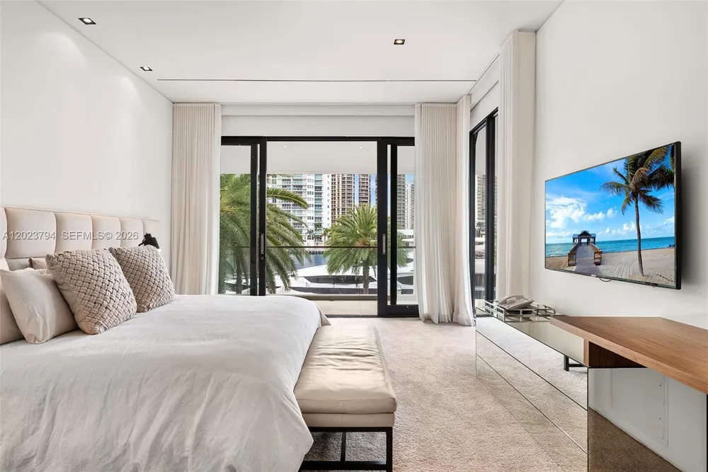 385 Centre Is Golden Beach, FL 33160