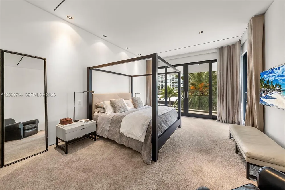 385 Centre Is Golden Beach, FL 33160