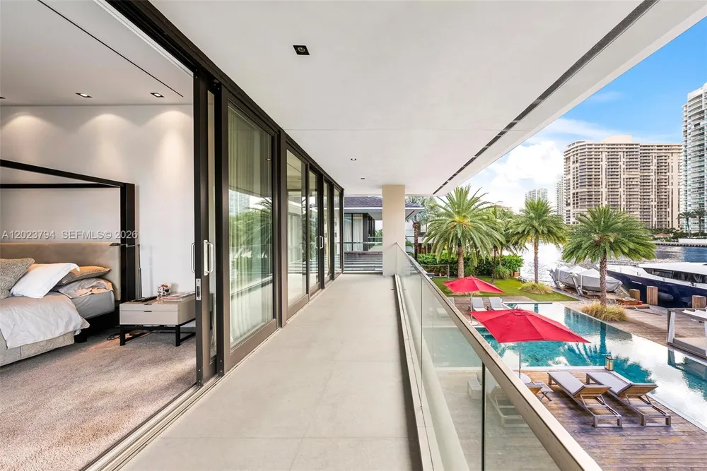 385 Centre Is Golden Beach, FL 33160