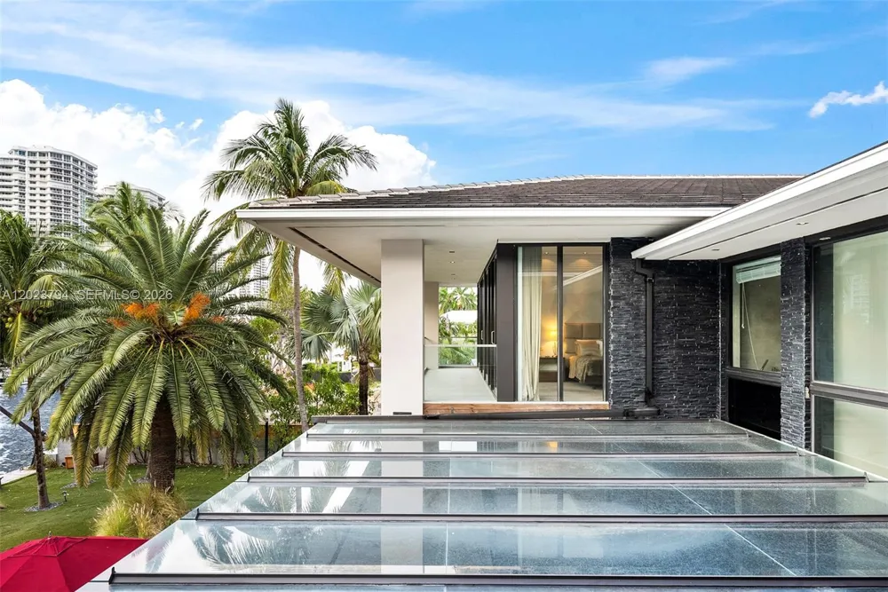 385 Centre Is Golden Beach, FL 33160