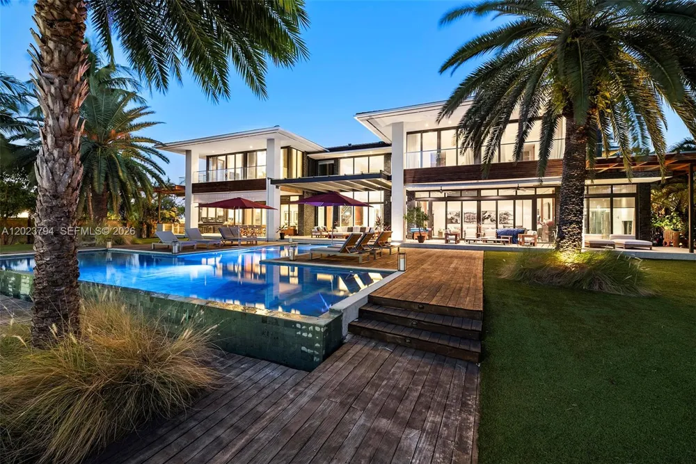 385 Centre Is Golden Beach, FL 33160