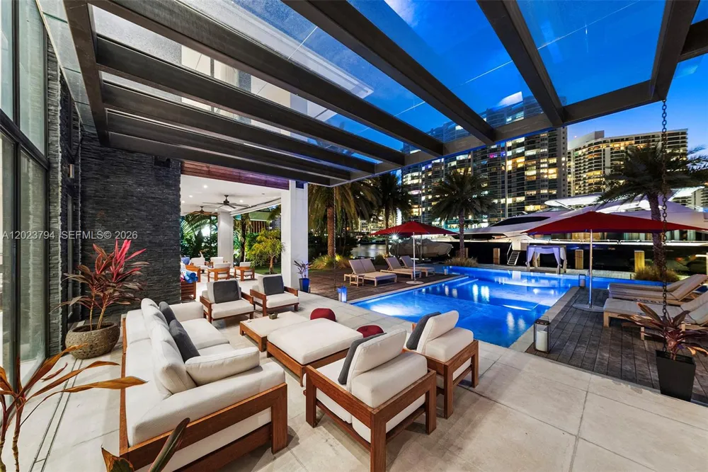 385 Centre Is Golden Beach, FL 33160