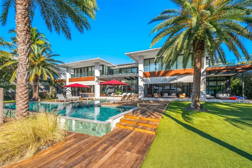385 Centre Is Golden Beach, FL 33160