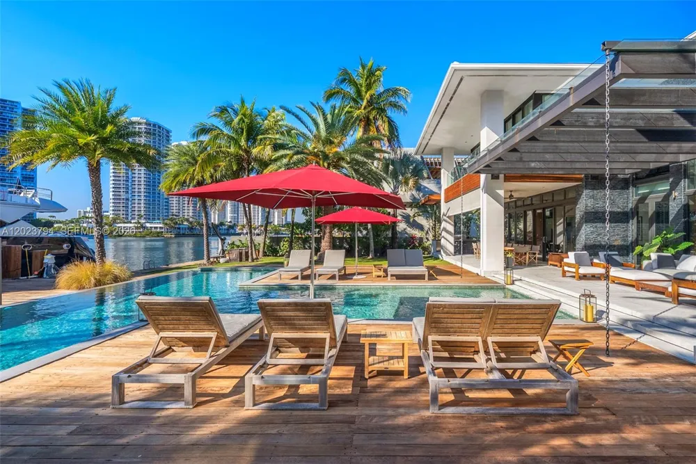 385 Centre Is Golden Beach, FL 33160