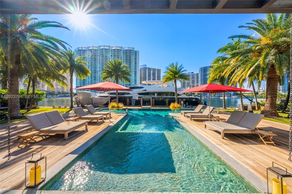 385 Centre Is Golden Beach, FL 33160