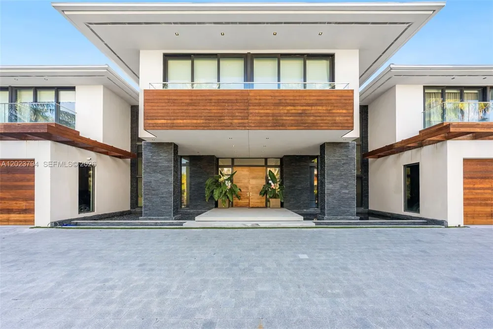 385 Centre Is Golden Beach, FL 33160