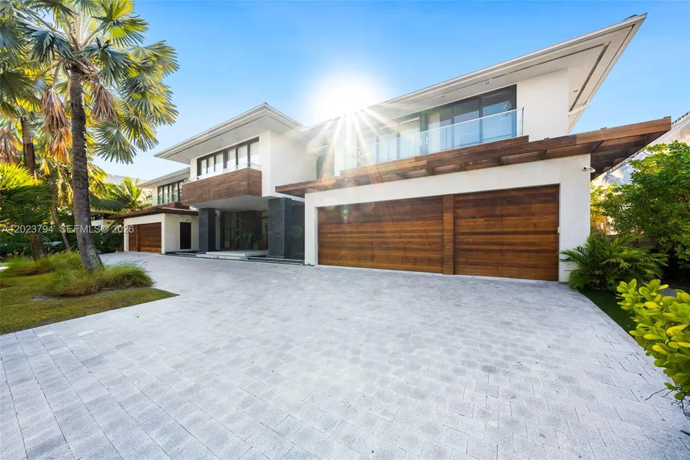 385 Centre Is Golden Beach, FL 33160