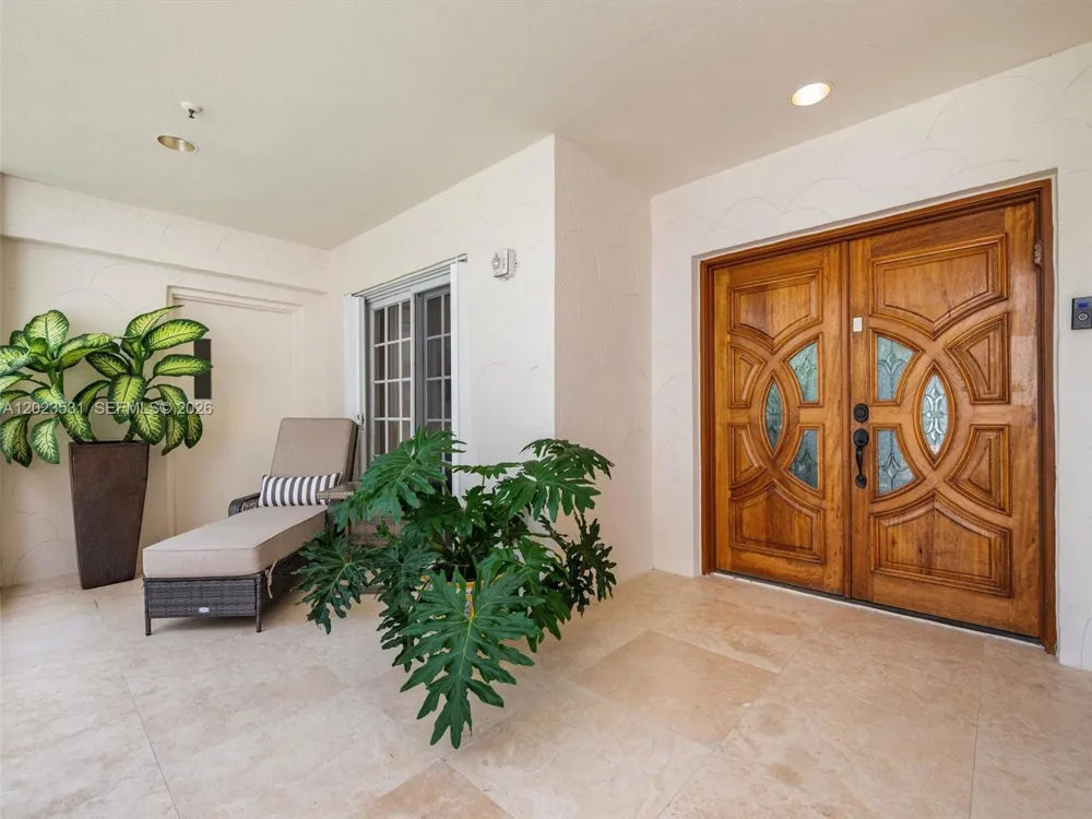 2425 Fisher Island Dr #5205 Miami Beach, FL 33109