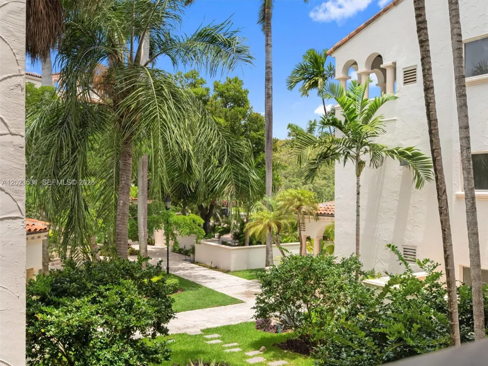 2425 Fisher Island Dr #5205 Miami Beach, FL 33109